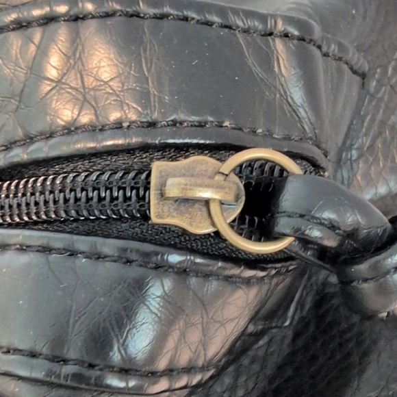 Bueno Faux Leather Overnight Bag In Good Used Condition - Picture 8 of 12